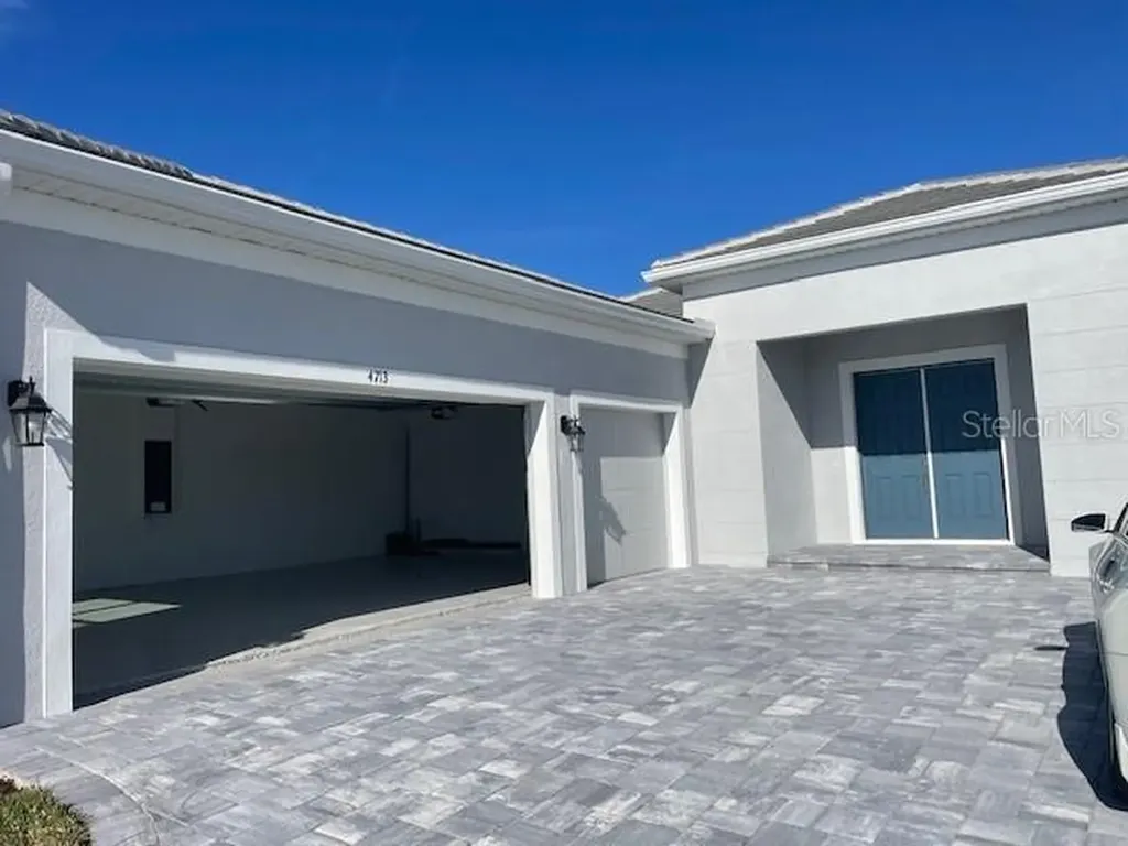 4713 Antrim Drive Sarasota FL 34240