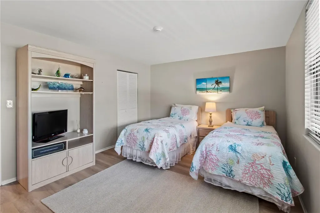 519 Bayport Way Longboat Key FL 34228