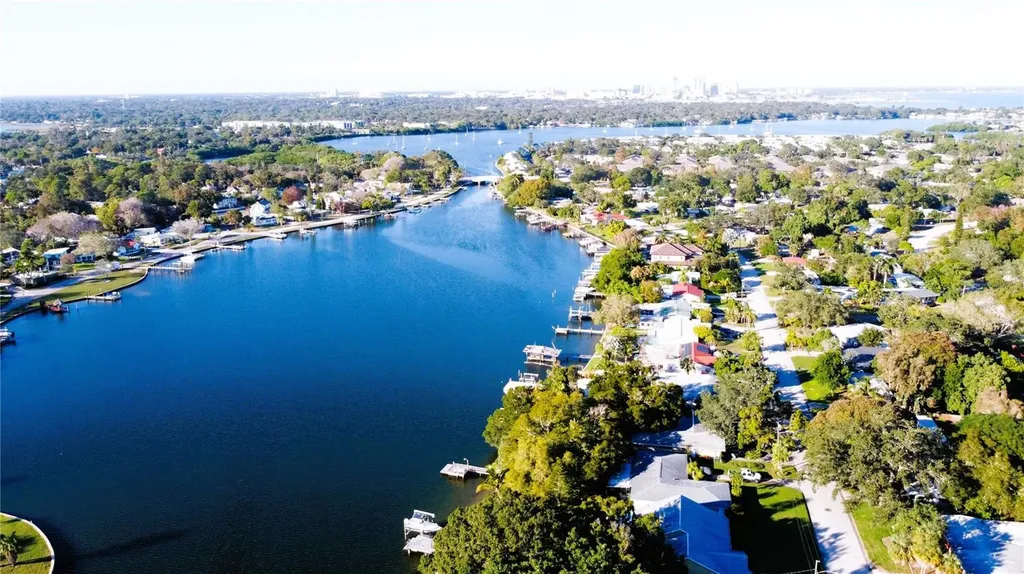 4481 Pompano Drive SE St Petersburg FL 33705