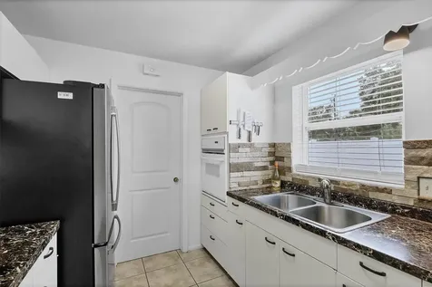 2741 Lench Place Sarasota FL 34235