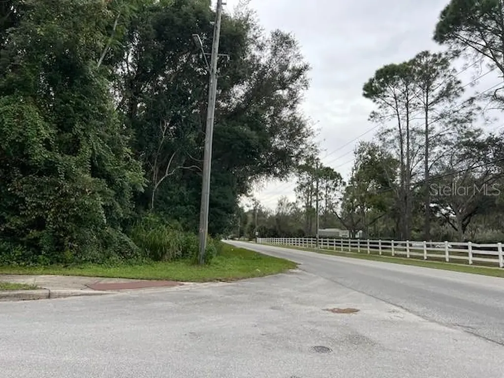 1290 W Plymouth Avenue Deland FL 32720