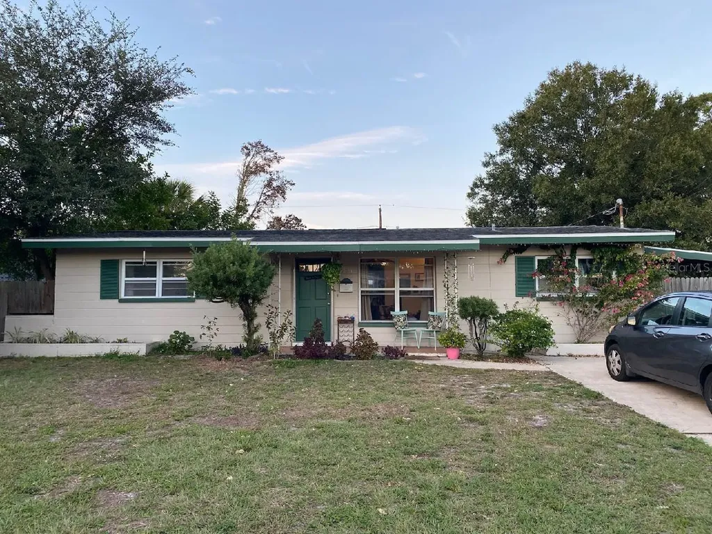 771 72nd Avenue N St Petersburg FL 33702