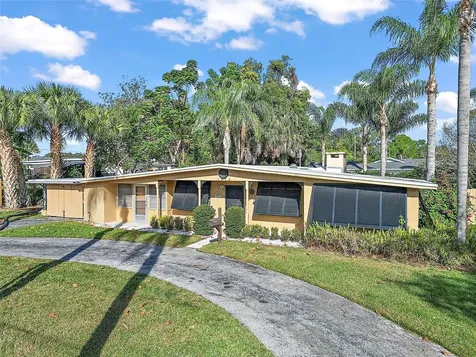 1915 Sylvan Point Drive Mount Dora FL 32757