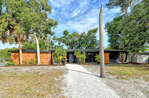 2733 Grove Street Sarasota FL 34239