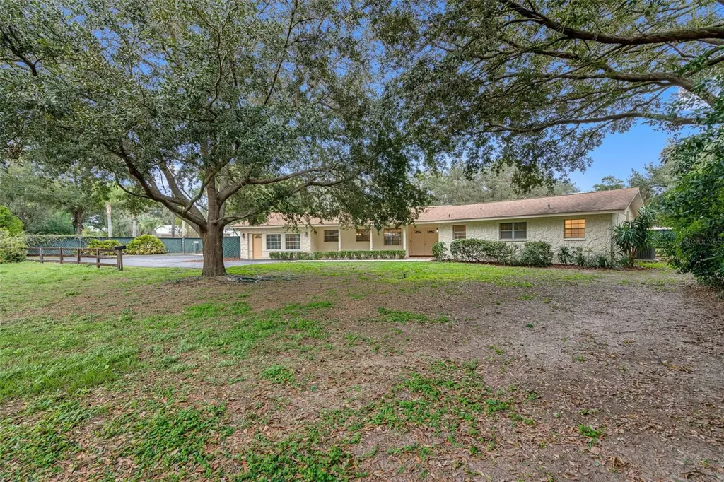 819 S Kings Avenue Brandon FL 33511