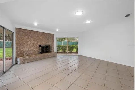 819 S Kings Avenue Brandon FL 33511