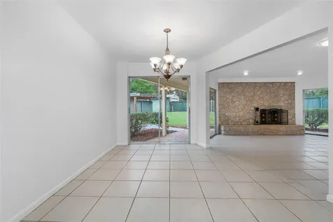 819 S Kings Avenue Brandon FL 33511