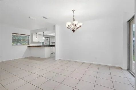 819 S Kings Avenue Brandon FL 33511