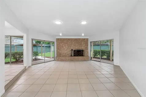 819 S Kings Avenue Brandon FL 33511