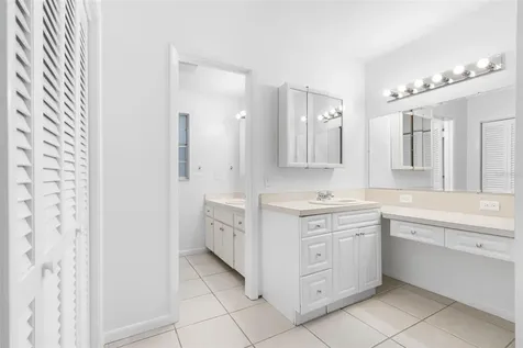 819 S Kings Avenue Brandon FL 33511