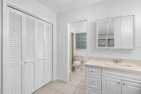 819 S Kings Avenue Brandon FL 33511