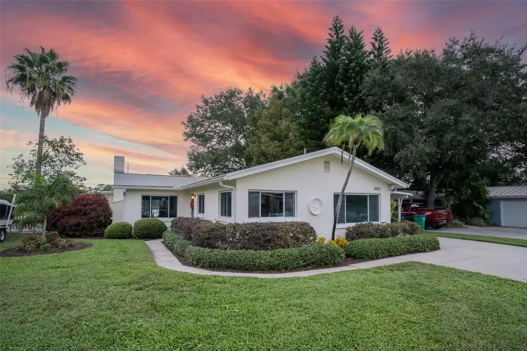 10625 Blossom Lake Drive Seminole FL 33772