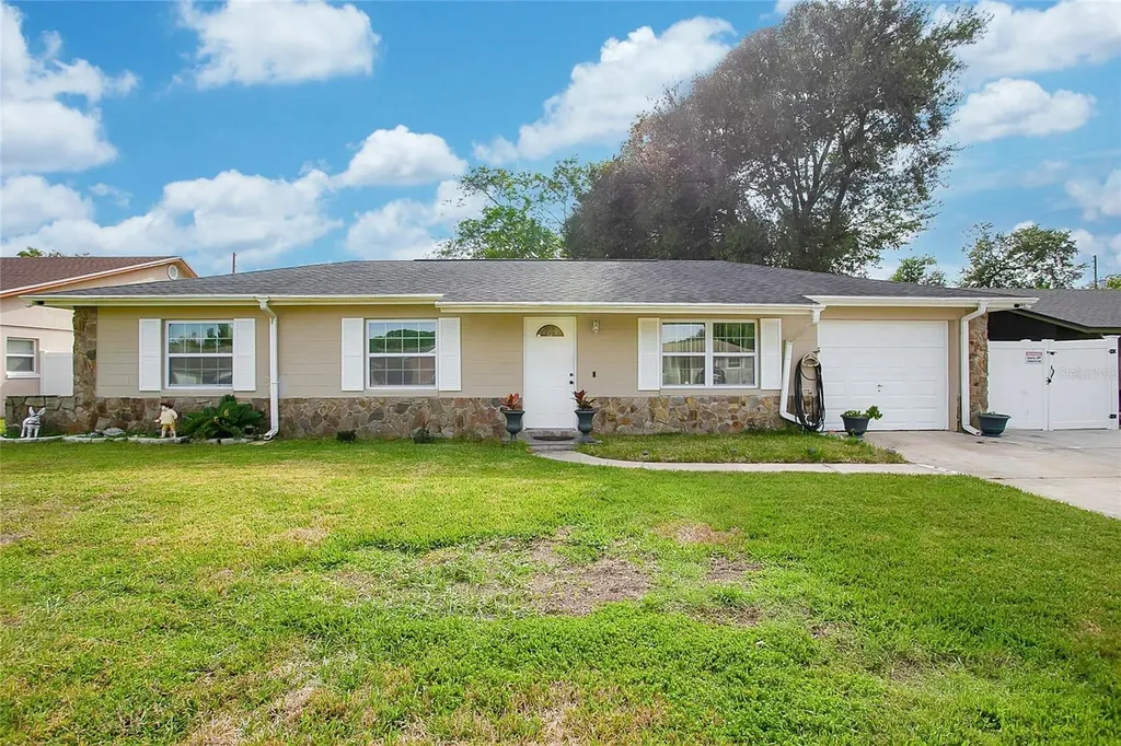 2504 Dianjo Drive Orlando FL 32810
