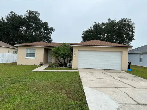 425 Lark Court Kissimmee FL 34759