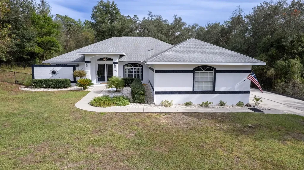 1882 E Monopoly Loop Inverness FL 34453