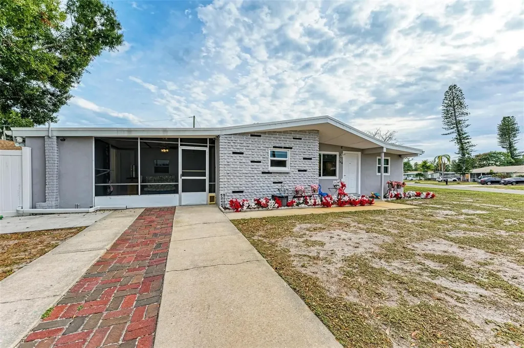 2416 Colgate Avenue Bradenton FL 34207