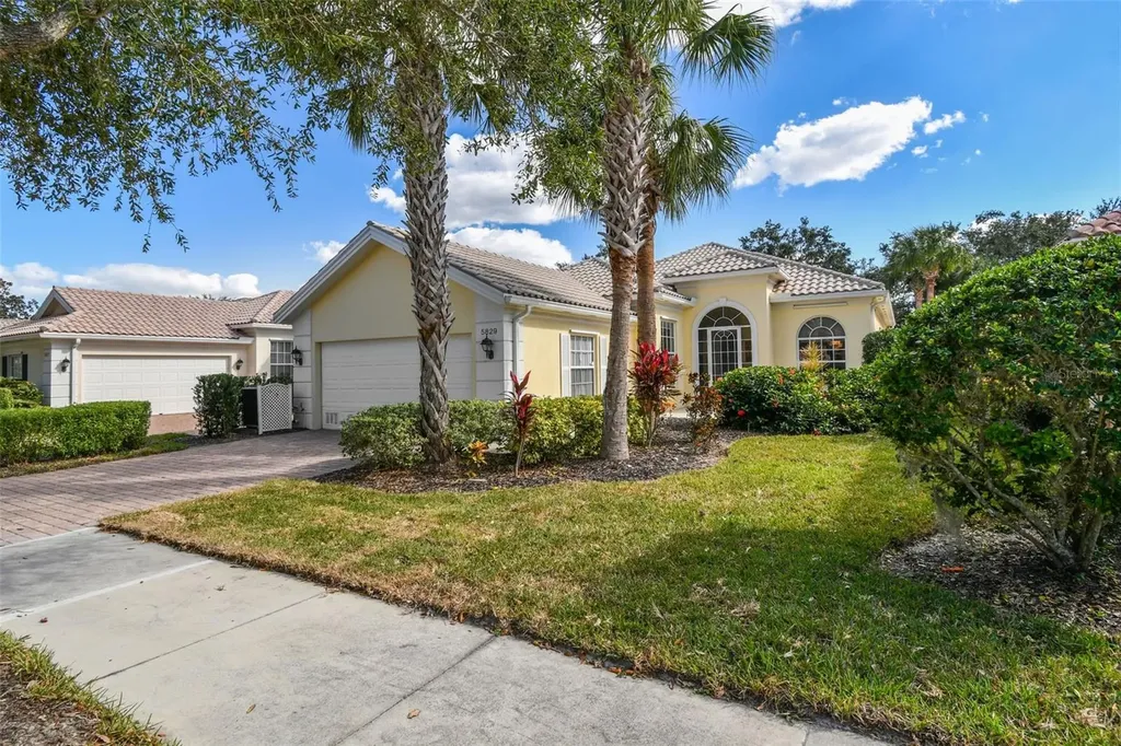 5829 Ferrara Drive Sarasota FL 34238
