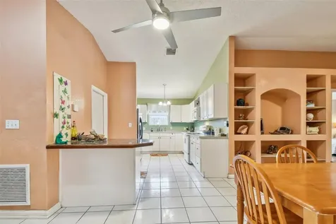 4033 40th Avenue N St Petersburg FL 33714
