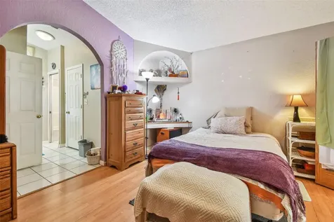 4033 40th Avenue N St Petersburg FL 33714