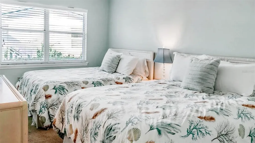 1272 Siesta Bayside Drive Sarasota FL 34242