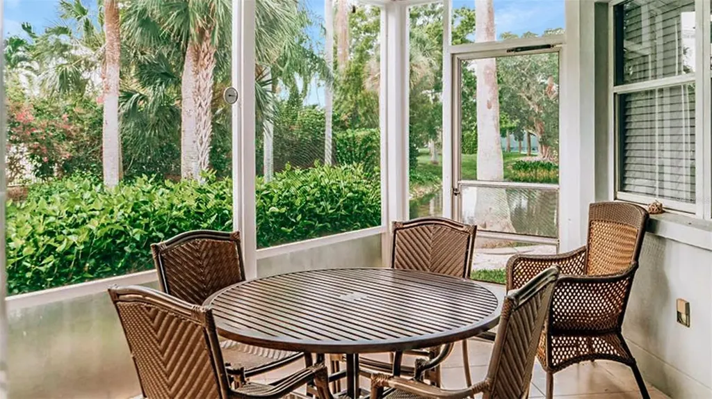 1272 Siesta Bayside Drive Sarasota FL 34242