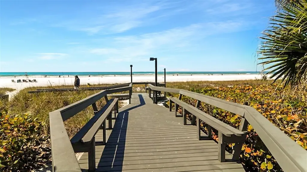1272 Siesta Bayside Drive Sarasota FL 34242