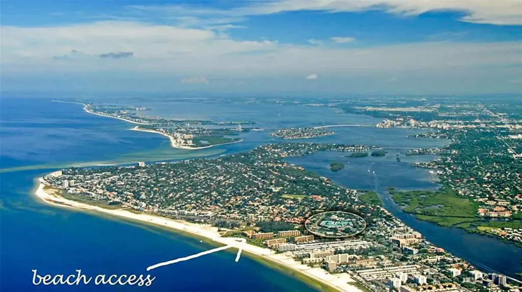 1272 Siesta Bayside Drive Sarasota FL 34242