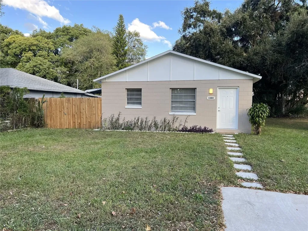 1303 Selma Avenue Orlando FL 32825