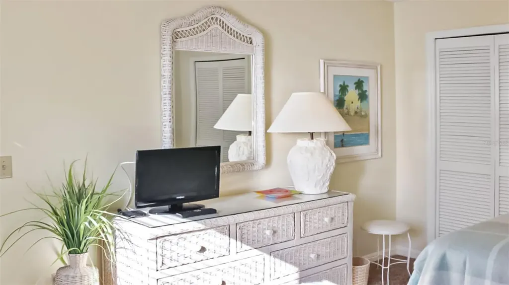 1241 Siesta Bayside Drive Sarasota FL 34242