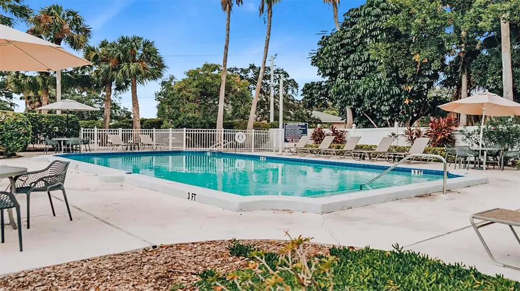 1241 Siesta Bayside Drive Sarasota FL 34242