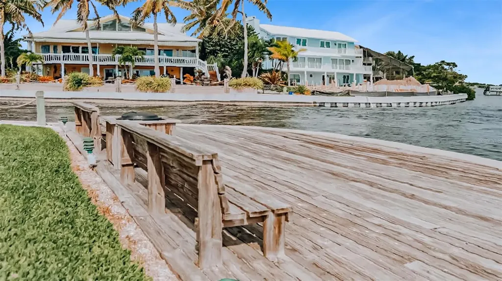 1241 Siesta Bayside Drive Sarasota FL 34242