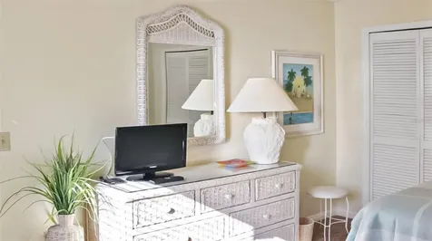 1241 Siesta Bayside Drive Sarasota FL 34242