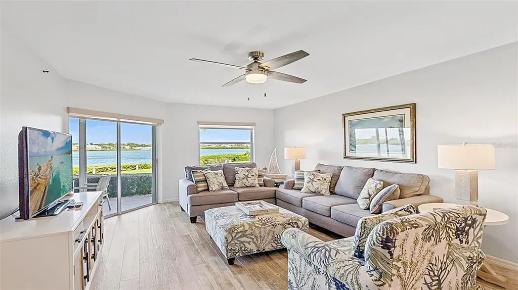 1360 Siesta Bayside Drive Sarasota FL 34242