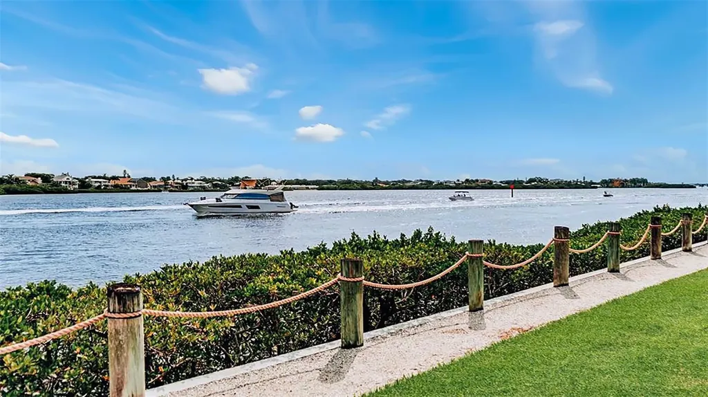 1269 Siesta Bayside Drive Sarasota FL 34242