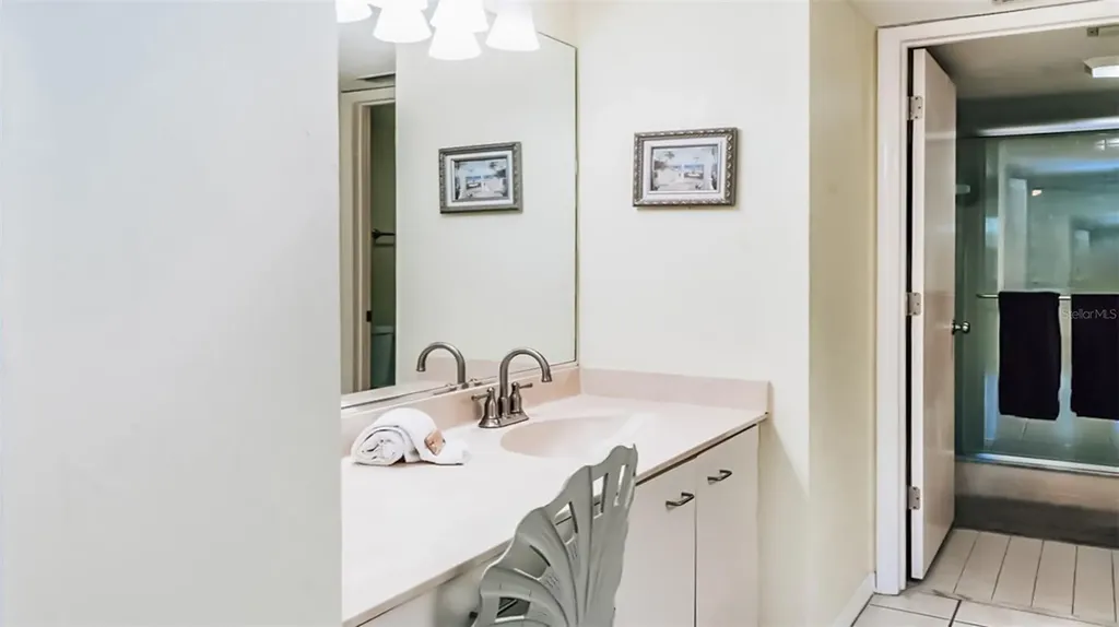 1226 Siesta Bayside Drive Sarasota FL 34242