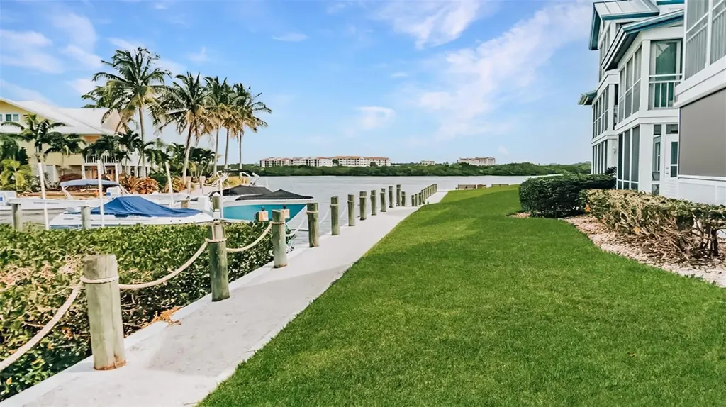 1226 Siesta Bayside Drive Sarasota FL 34242