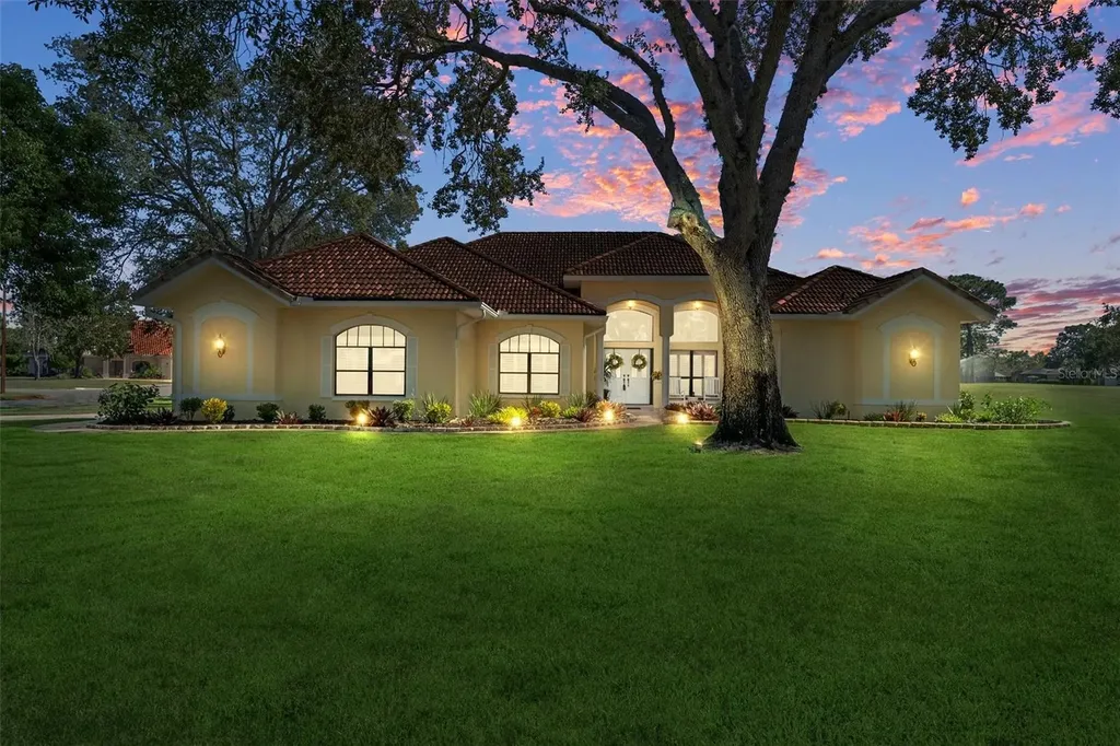 10040 Twelve Oaks Court Weeki Wachee FL 34613