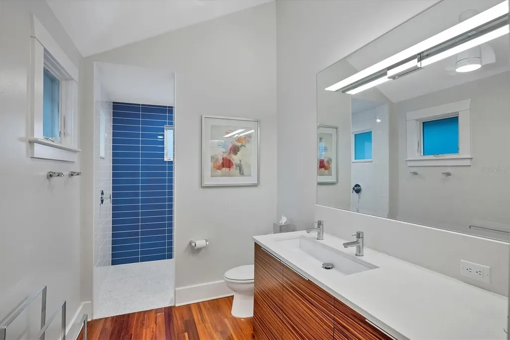 1716 Oak Street Sarasota FL 34236