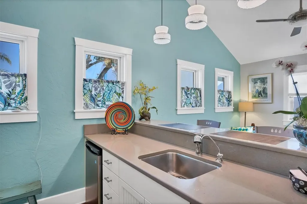 1716 Oak Street Sarasota FL 34236
