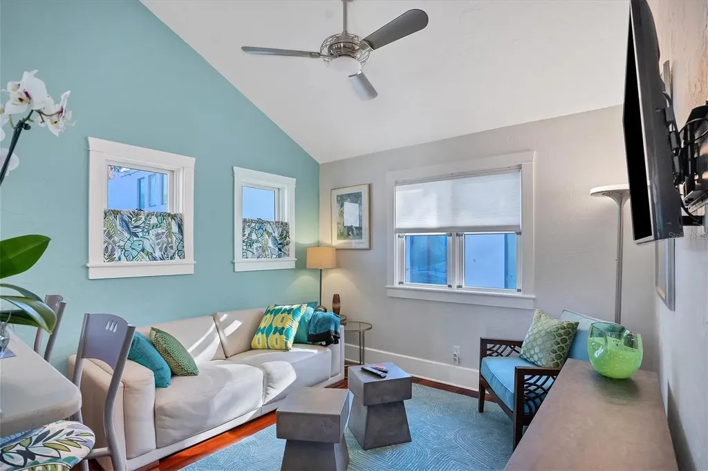 1716 Oak Street Sarasota FL 34236