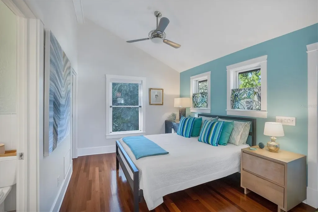 1716 Oak Street Sarasota FL 34236