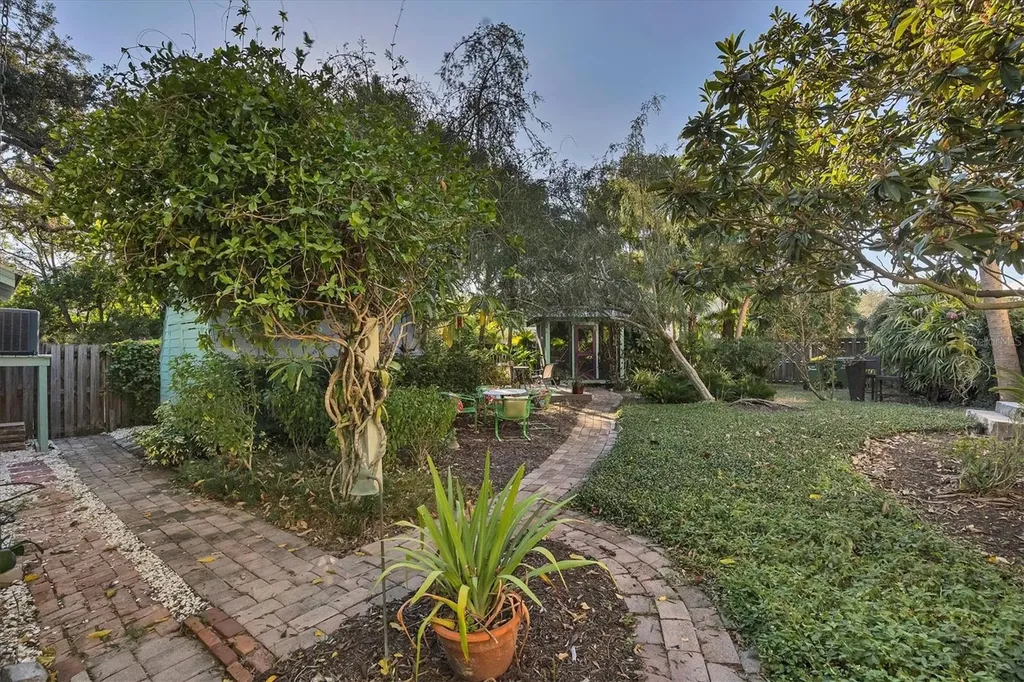 1716 Oak Street Sarasota FL 34236