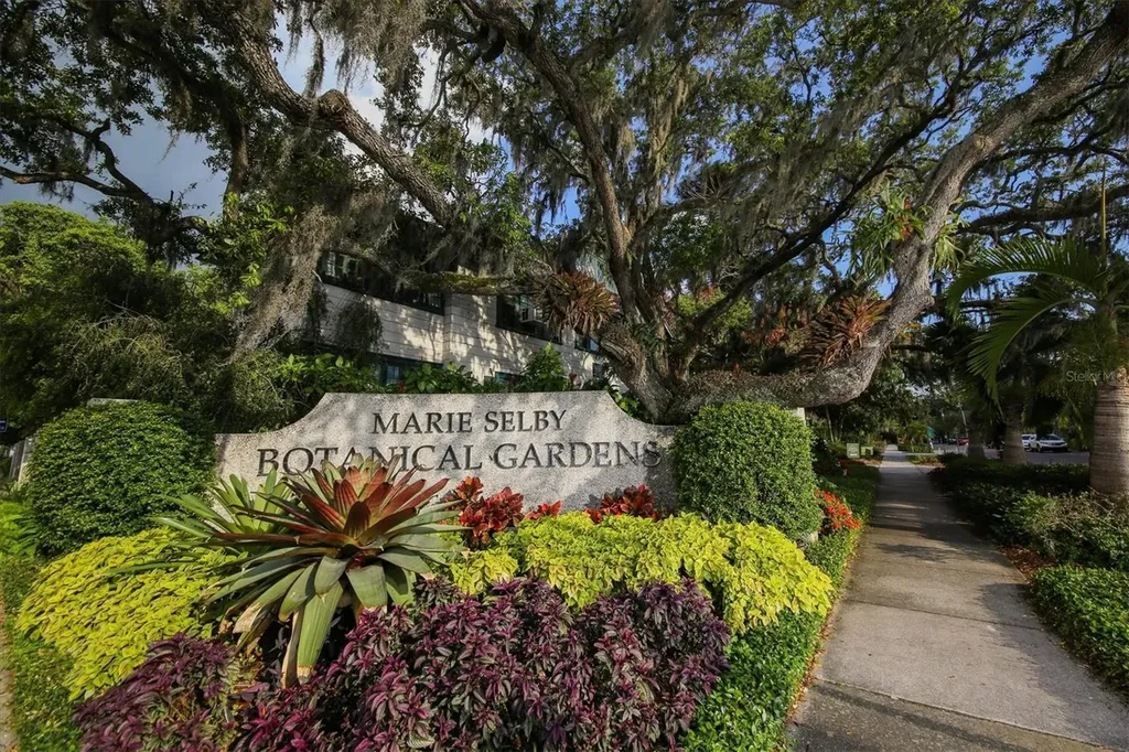 1716 Oak Street Sarasota FL 34236