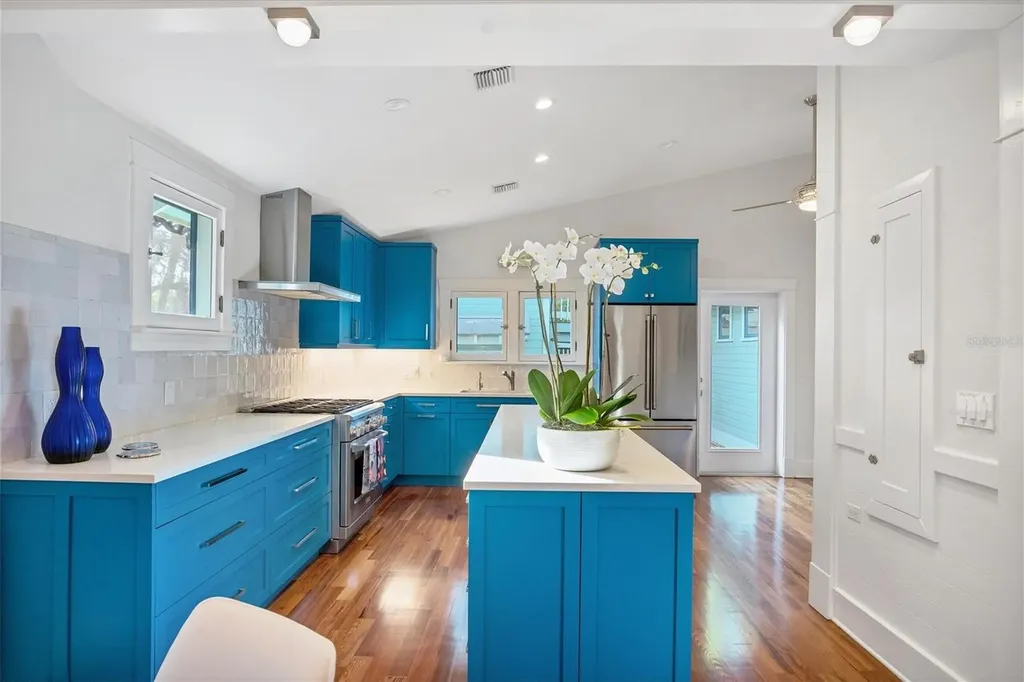 1716 Oak Street Sarasota FL 34236
