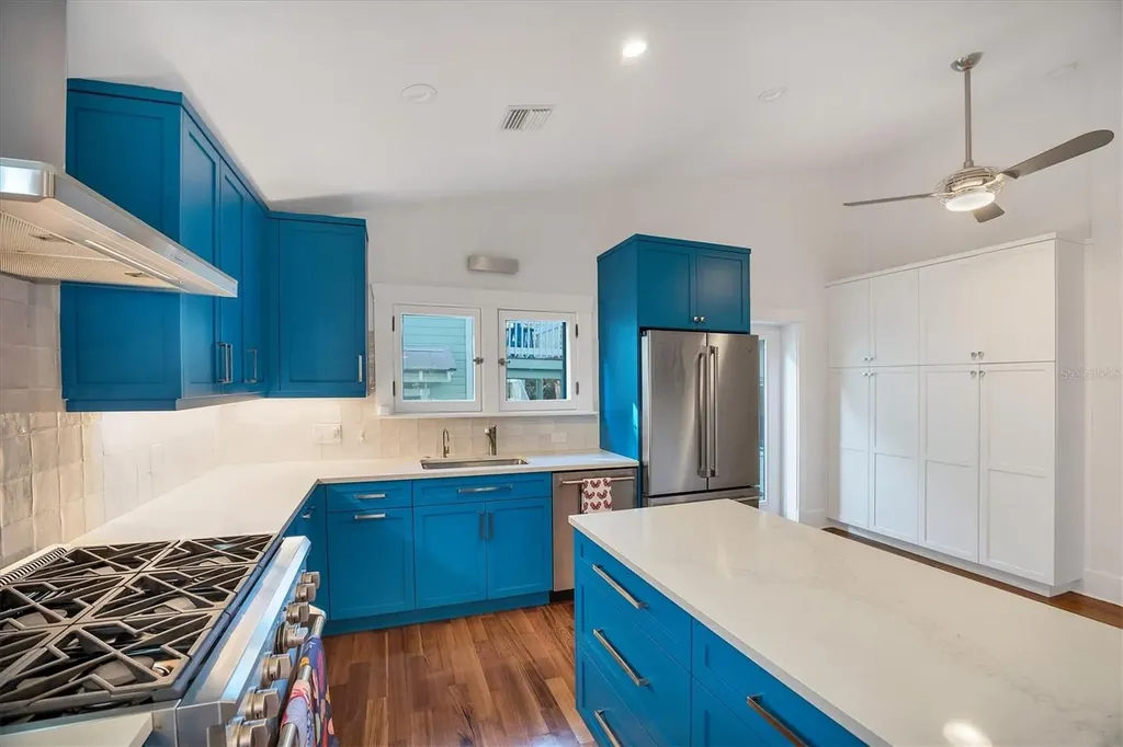 1716 Oak Street Sarasota FL 34236