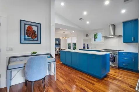 1716 Oak Street Sarasota FL 34236
