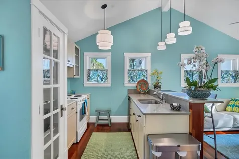 1716 Oak Street Sarasota FL 34236