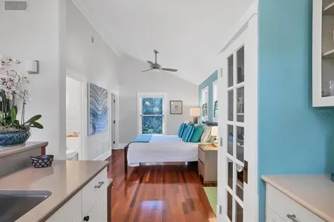 1716 Oak Street Sarasota FL 34236