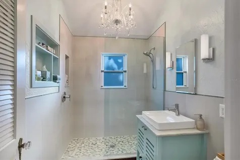1716 Oak Street Sarasota FL 34236