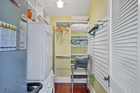 1716 Oak Street Sarasota FL 34236